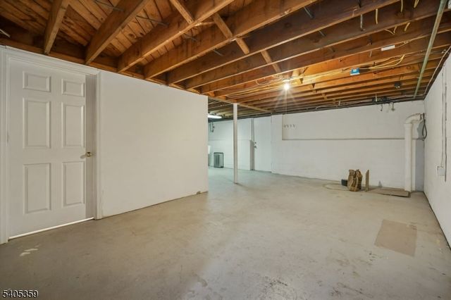 125 Laurita St, Linden City, NJ 07036