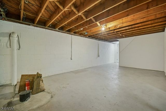 125 Laurita St, Linden City, NJ 07036