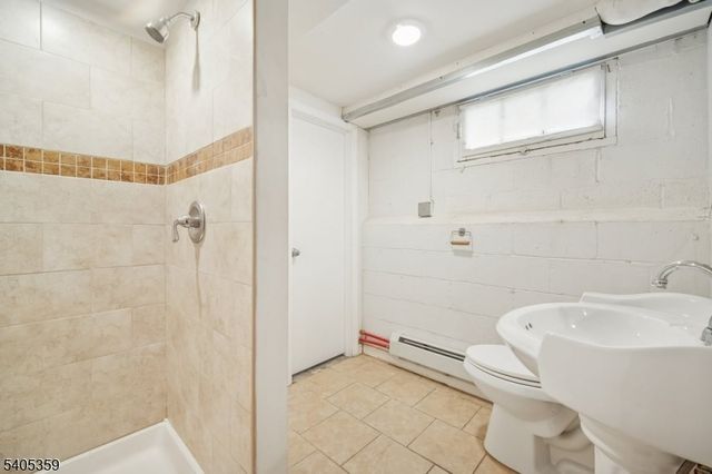 125 Laurita St, Linden City, NJ 07036