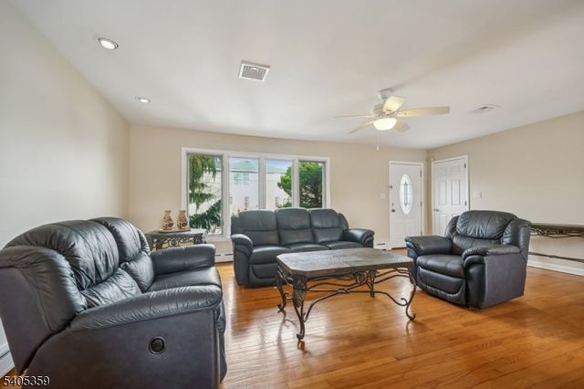 125 Laurita St, Linden City, NJ 07036