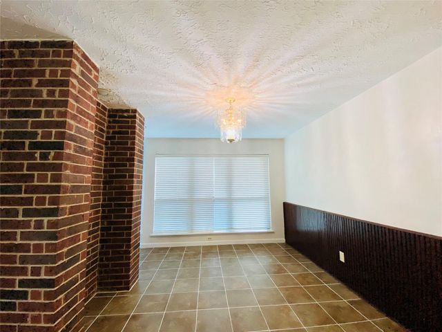 2001 Highland Hills Drive, Sugar Land, TX 77478