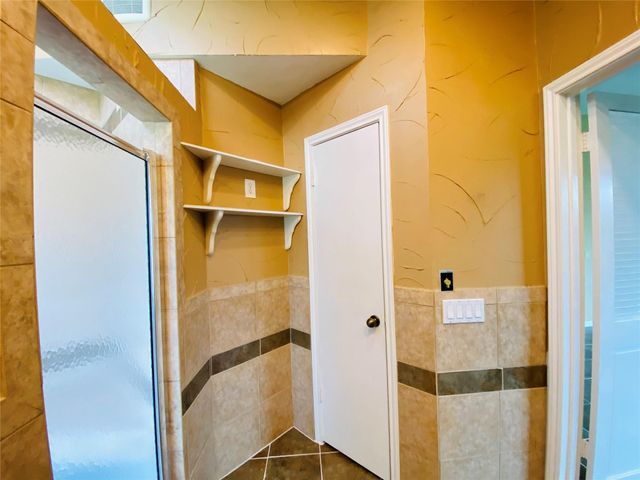 2001 Highland Hills Drive, Sugar Land, TX 77478