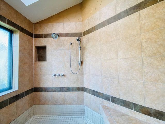 2001 Highland Hills Drive, Sugar Land, TX 77478