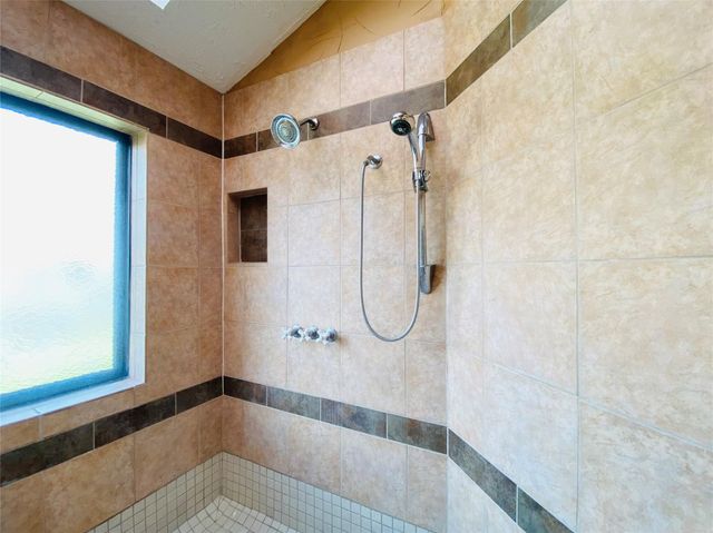 2001 Highland Hills Drive, Sugar Land, TX 77478