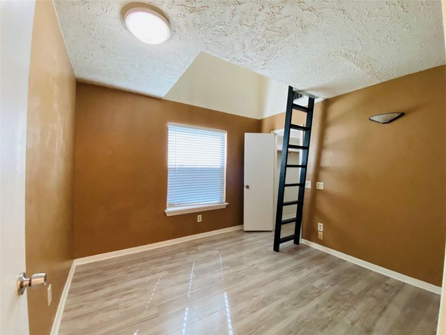 2001 Highland Hills Drive, Sugar Land, TX 77478