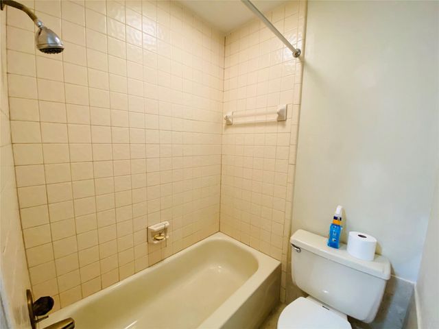 2001 Highland Hills Drive, Sugar Land, TX 77478