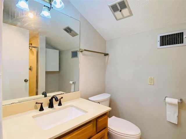 2001 Highland Hills Drive, Sugar Land, TX 77478