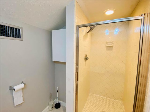 2001 Highland Hills Drive, Sugar Land, TX 77478