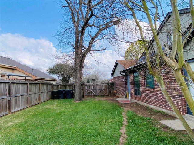 2001 Highland Hills Drive, Sugar Land, TX 77478