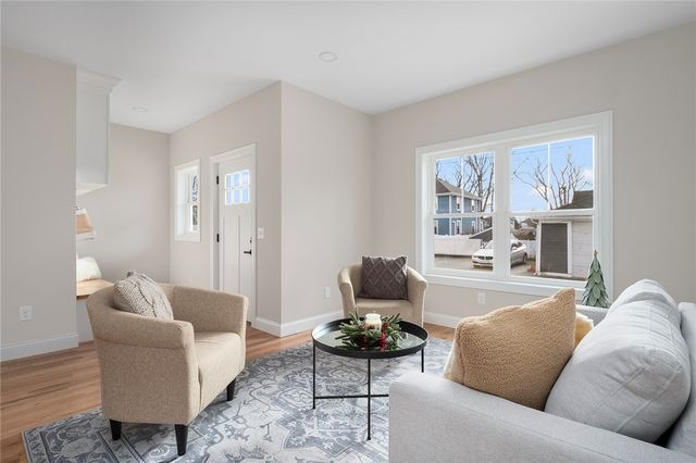 27 Holly Street, East Providence, RI 02915