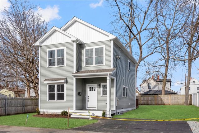 27 Holly Street, East Providence, RI 02915