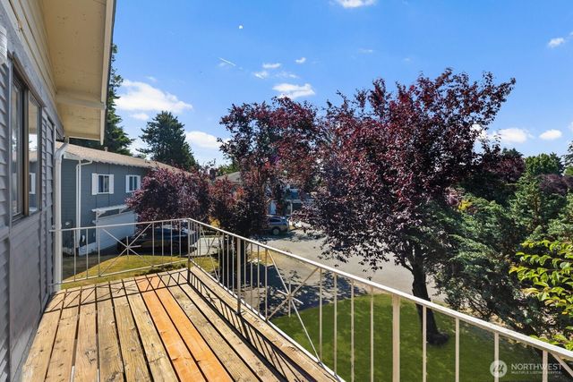 25327 33rd Place S, Kent, WA 98032
