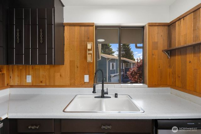 25327 33rd Place S, Kent, WA 98032