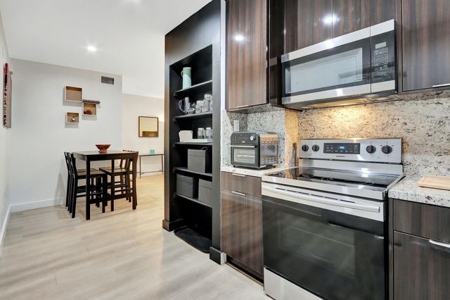 2426 SE 17th Street 305, Fort Lauderdale, FL 33316