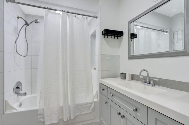 2426 SE 17th Street 305, Fort Lauderdale, FL 33316