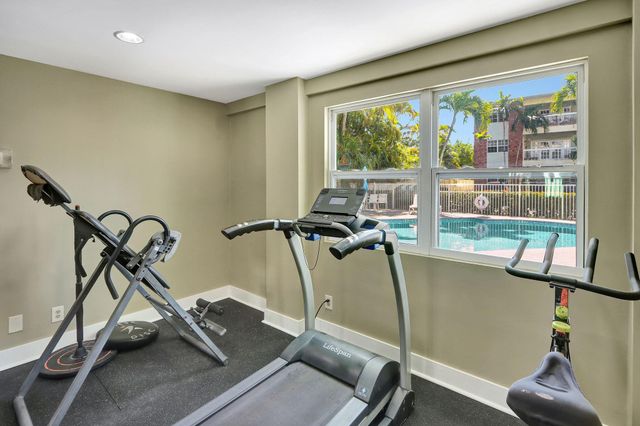 2426 SE 17th Street 305, Fort Lauderdale, FL 33316