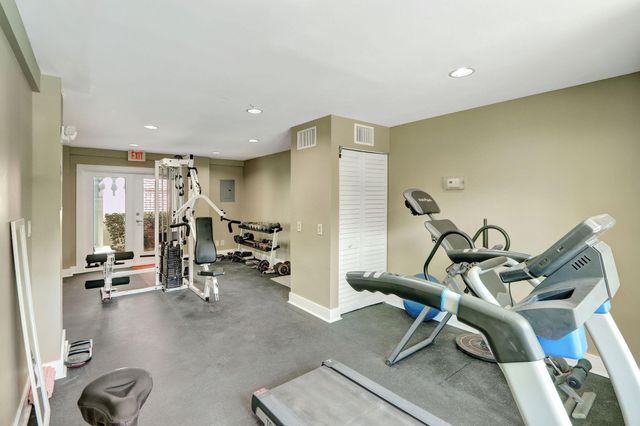 2426 SE 17th Street 305, Fort Lauderdale, FL 33316