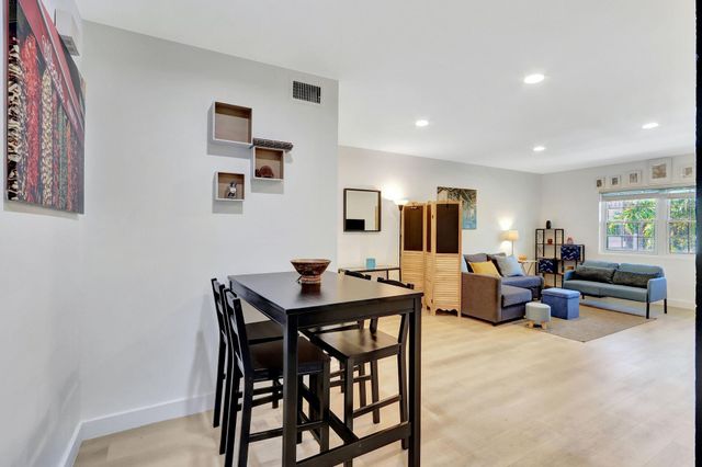 2426 SE 17th Street 305, Fort Lauderdale, FL 33316