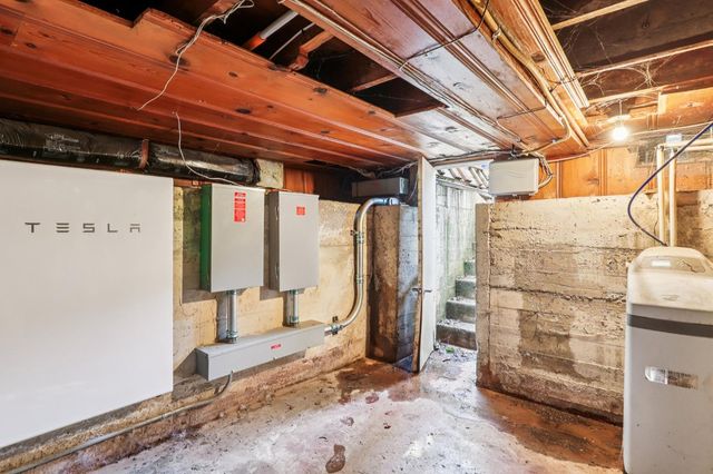 3170 Carly Way, Sacramento, CA 95816