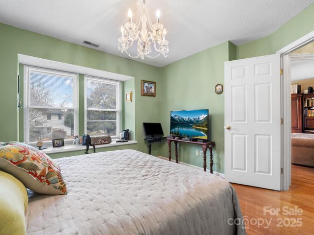 112 Cimarron Drive, Asheville, NC 28803