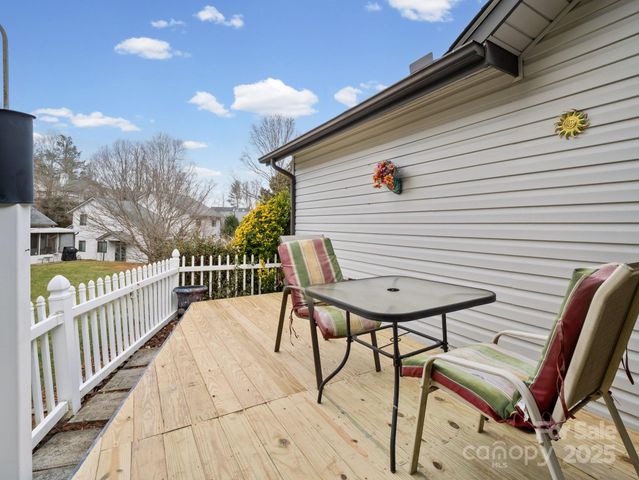 112 Cimarron Drive, Asheville, NC 28803