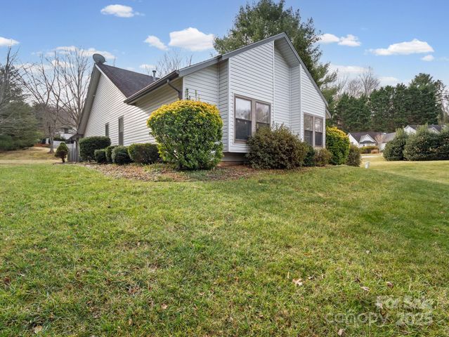 112 Cimarron Drive, Asheville, NC 28803