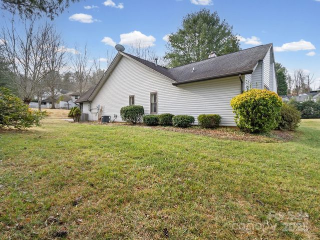 112 Cimarron Drive, Asheville, NC 28803