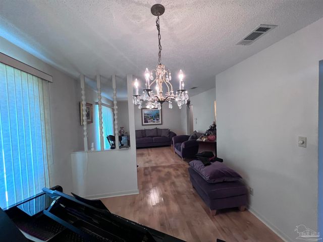 526 Tampico Ter, Pensacola, FL 32506