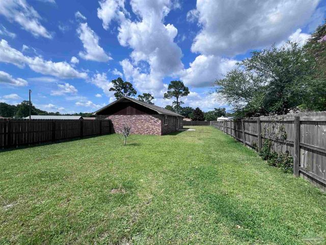 526 Tampico Ter, Pensacola, FL 32506