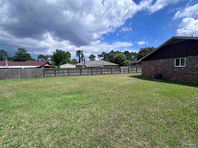 526 Tampico Ter, Pensacola, FL 32506