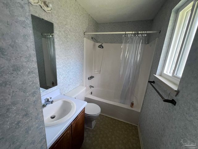 526 Tampico Ter, Pensacola, FL 32506