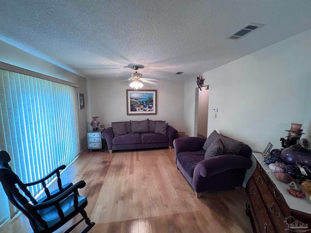 526 Tampico Ter, Pensacola, FL 32506