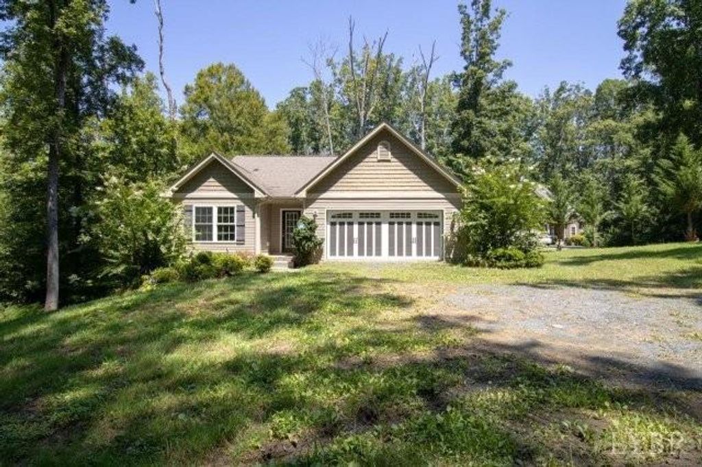 93 Lake Pointe Court, Pamplin, VA 23958