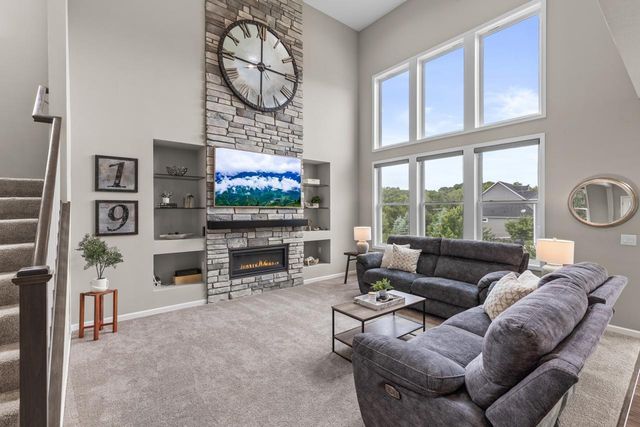 16894 Reeder Ridge, Eden Prairie, MN 55347
