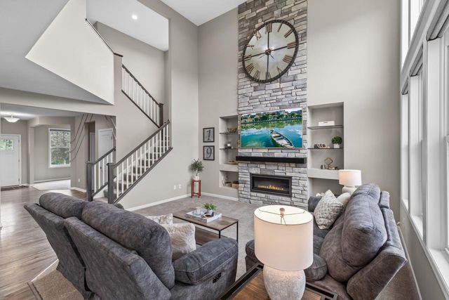 16894 Reeder Ridge, Eden Prairie, MN 55347