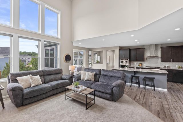 16894 Reeder Ridge, Eden Prairie, MN 55347