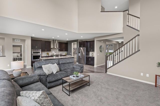 16894 Reeder Ridge, Eden Prairie, MN 55347