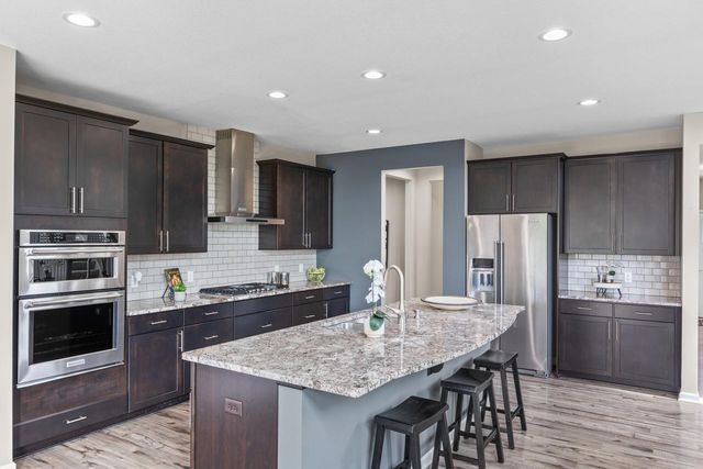 16894 Reeder Ridge, Eden Prairie, MN 55347