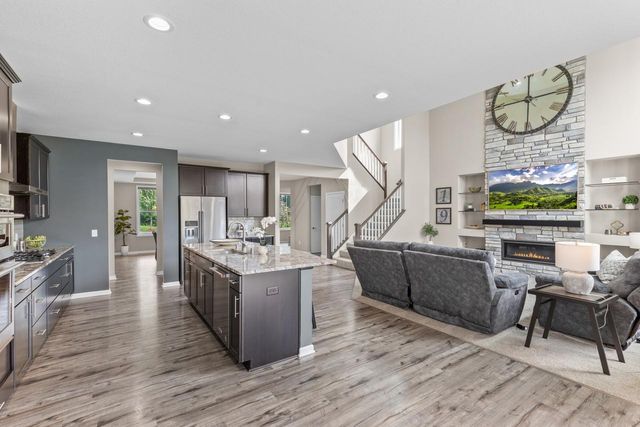16894 Reeder Ridge, Eden Prairie, MN 55347