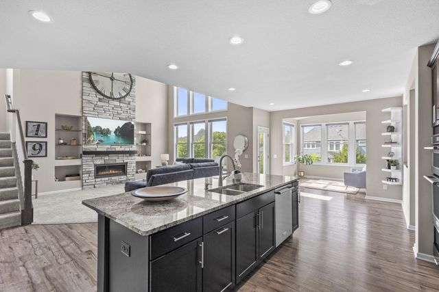 16894 Reeder Ridge, Eden Prairie, MN 55347
