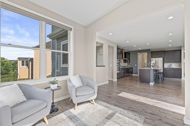 16894 Reeder Ridge, Eden Prairie, MN 55347