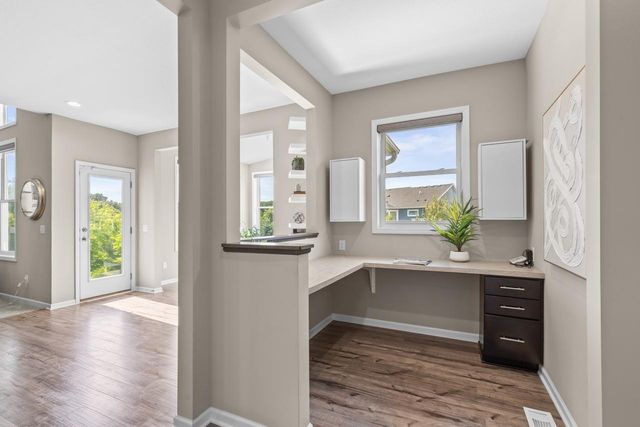 16894 Reeder Ridge, Eden Prairie, MN 55347