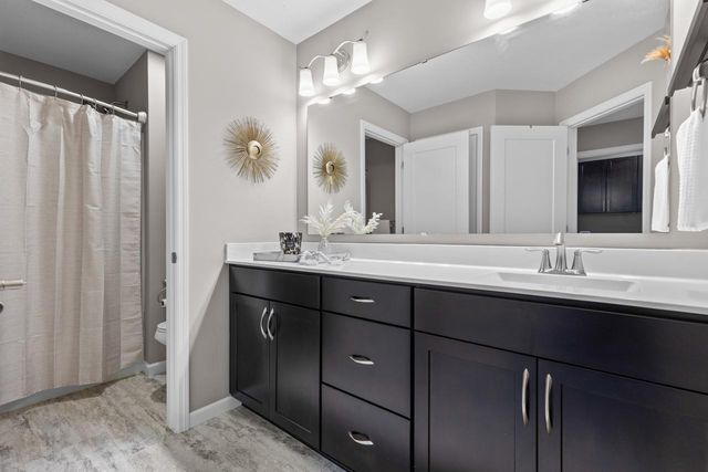 16894 Reeder Ridge, Eden Prairie, MN 55347