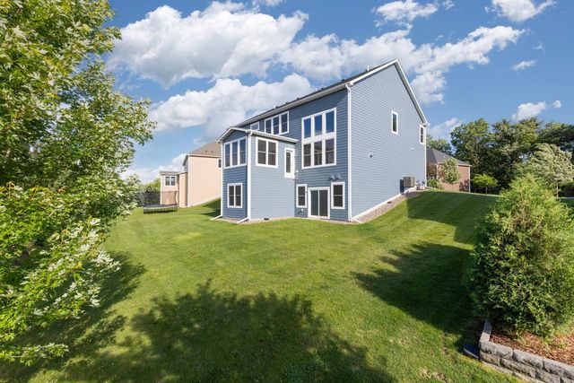16894 Reeder Ridge, Eden Prairie, MN 55347