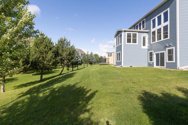 16894 Reeder Ridge, Eden Prairie, MN 55347