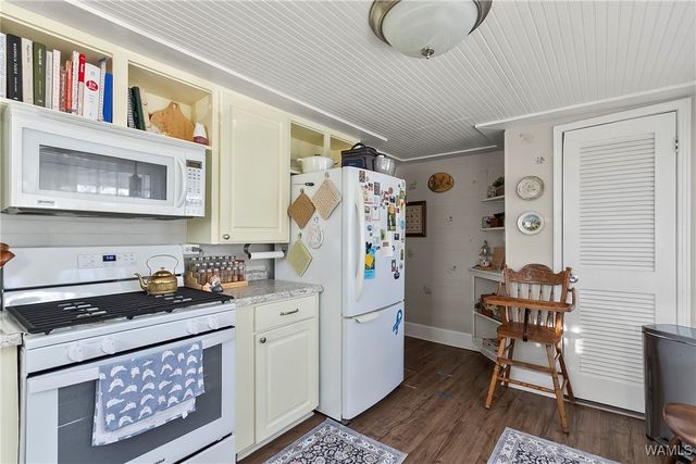 407 1st N, Reform, AL 35481