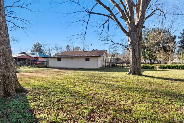 407 1st N, Reform, AL 35481