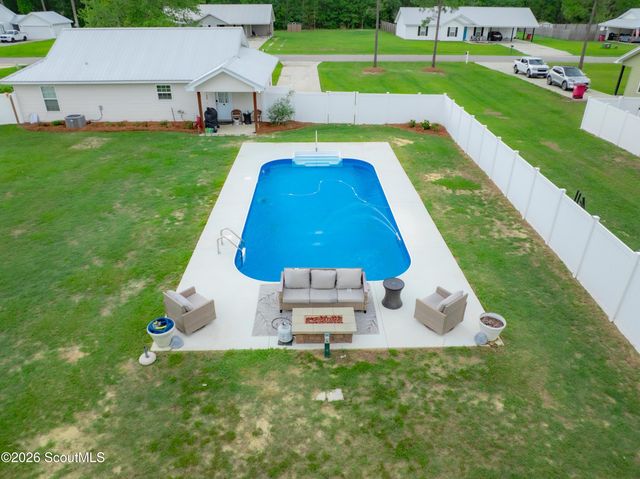 4705 Otter Creek Circle, Blackshear, GA 31516