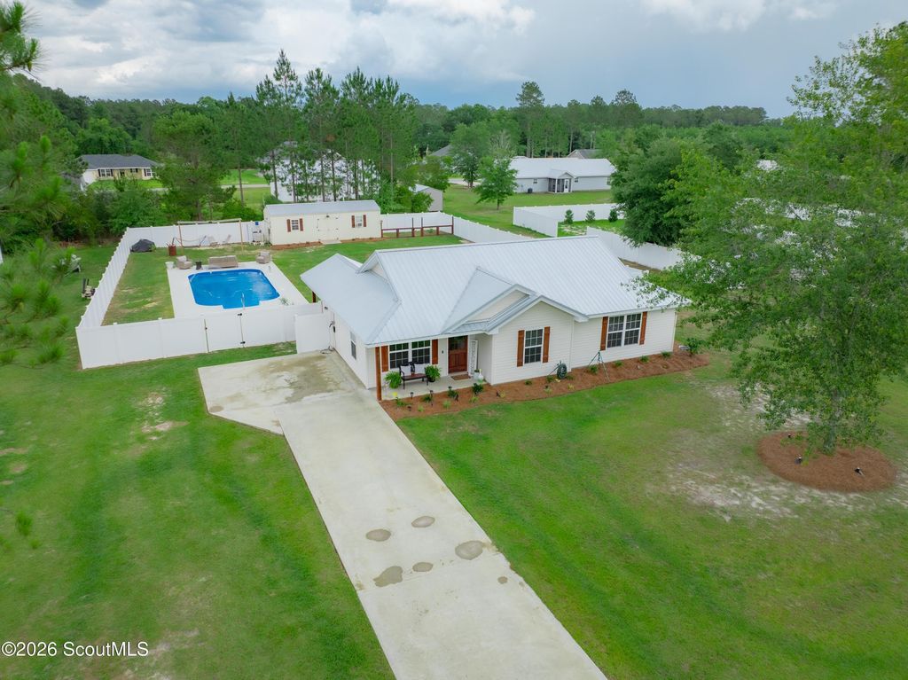 4705 Otter Creek Circle, Blackshear, GA 31516