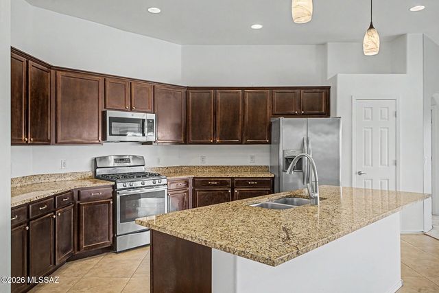 5030 W Triangle Leaf Court, Tucson, AZ 85741
